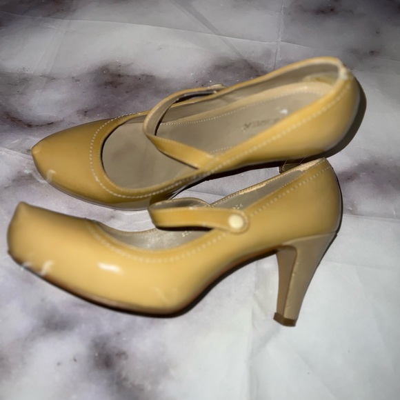 Andrea woman’s patent Mary Jane styled leather heels - Picture 11 of 14